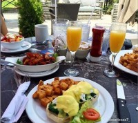 amazing barrie restaurant breakfast brunch bacon eggs benedict mimosa summer