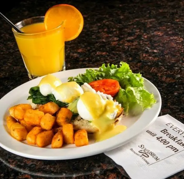 Stoney Creek breakfast spot serving Eggs Benedict with poached eggs, hollandaise sauce and fresh sides.