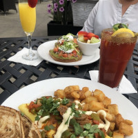 whitby restaurant, breakfast omelete and avocado toast at symposium cafe patio