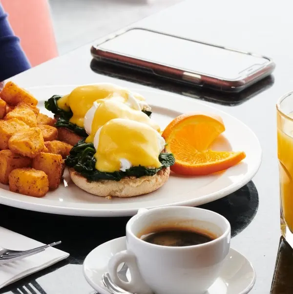 Markham breakfast spot serving Eggs Florentine with poached eggs, hollandaise sauce and fresh sides.