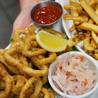 cobourg restaurant lunch or dinner fried calamari fries at symposium cafe