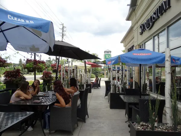 Markham patio restaurant with seasonal outdoor dining at the Shoppes of Angus Glen.