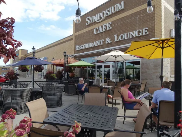 Ancaster patio restaurant with comfortable seasonal outdoor dining near Ancaster Crossing.