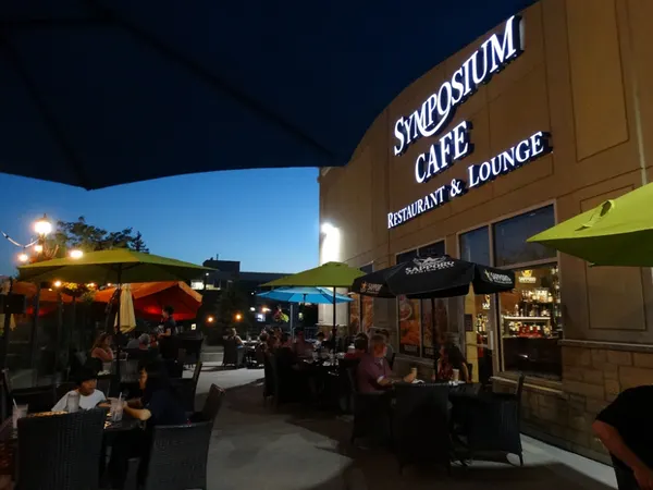 Evening patio dining in Aurora with a relaxed atmosphere and comfortable outdoor seating.