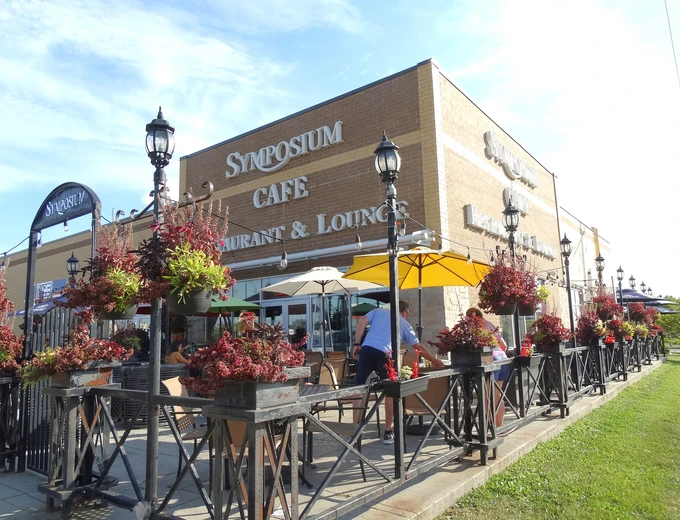 Ancaster Family Restaurant Exterior- Symposium Cafe Cozy Outdoor Dining