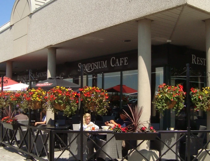 Oakville Restaurant - Symposium Cafe Exterior & Patio